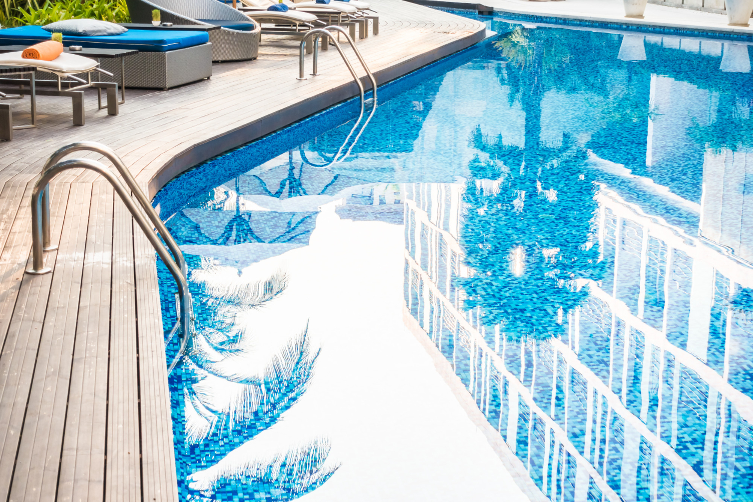 Swimming pool equipment refurbishment service