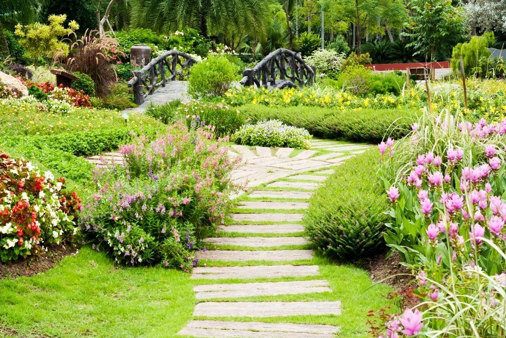 landscape maintenance, landscape maintenance services, landscaping services, landscape maintenance companies, garden landscaping, garden landscaping services, yard maintenance services, amc landscape, amc garden maintenance