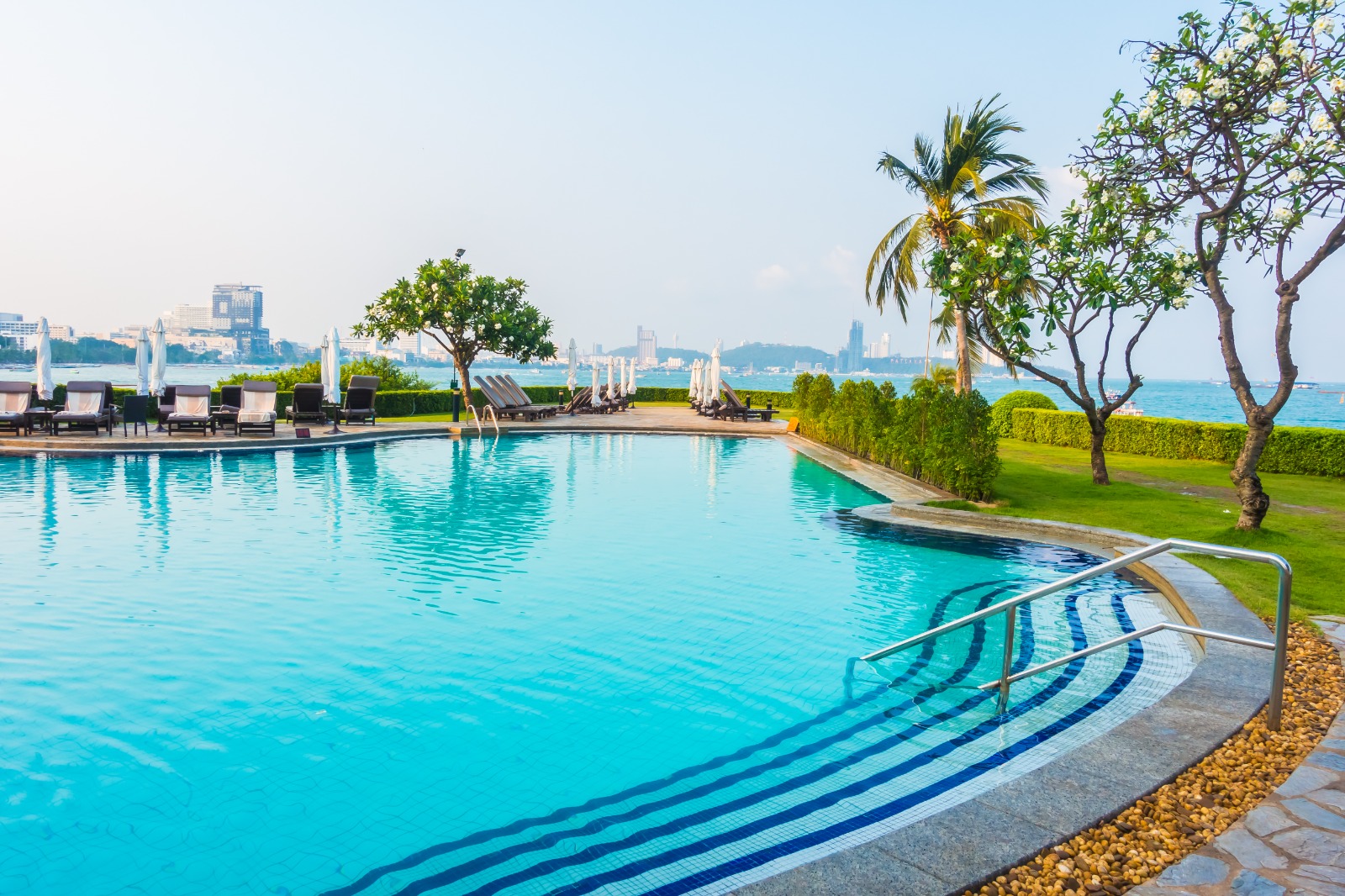 Swimming pool construction by a swimming pool company in Dubai